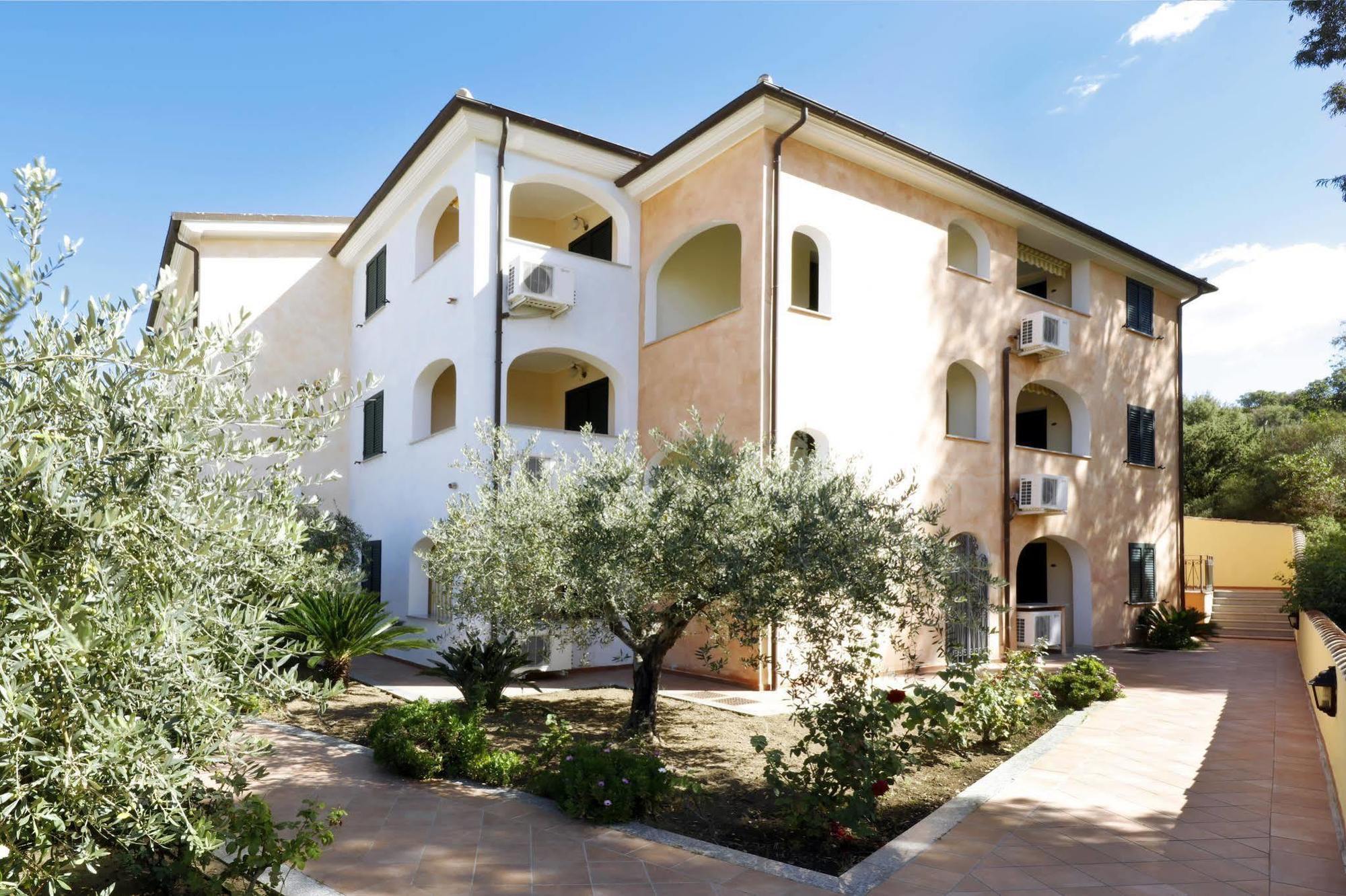 Residence Il Borgo Орозеи Екстериор снимка