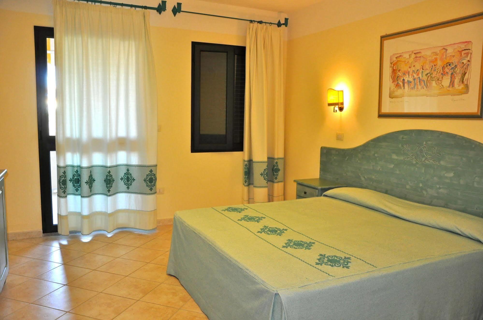 Residence Il Borgo Орозеи Екстериор снимка